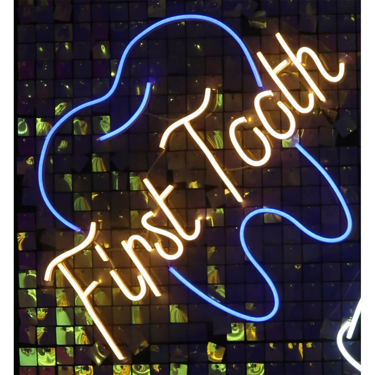 تابلو نئون First Tooth